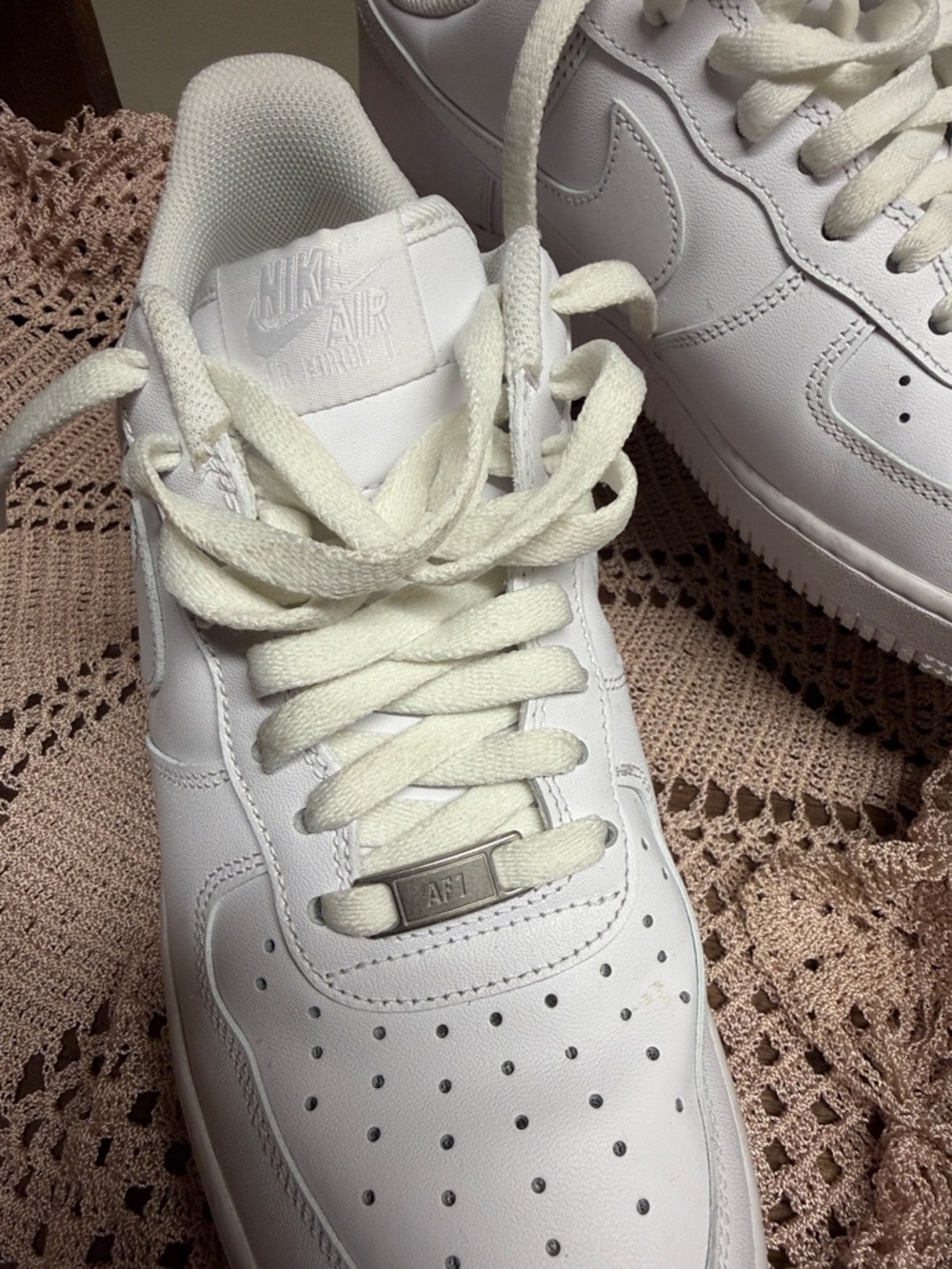 Nike White Air Force Men’s 1 Low Top Sneakers Size 10